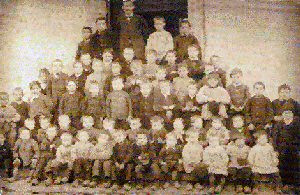 La classe de garçons d'Eugène Mathis en 1885.