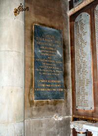 La plaque à la mémoire des défenseurs de Fraize en août et septembre 1914.