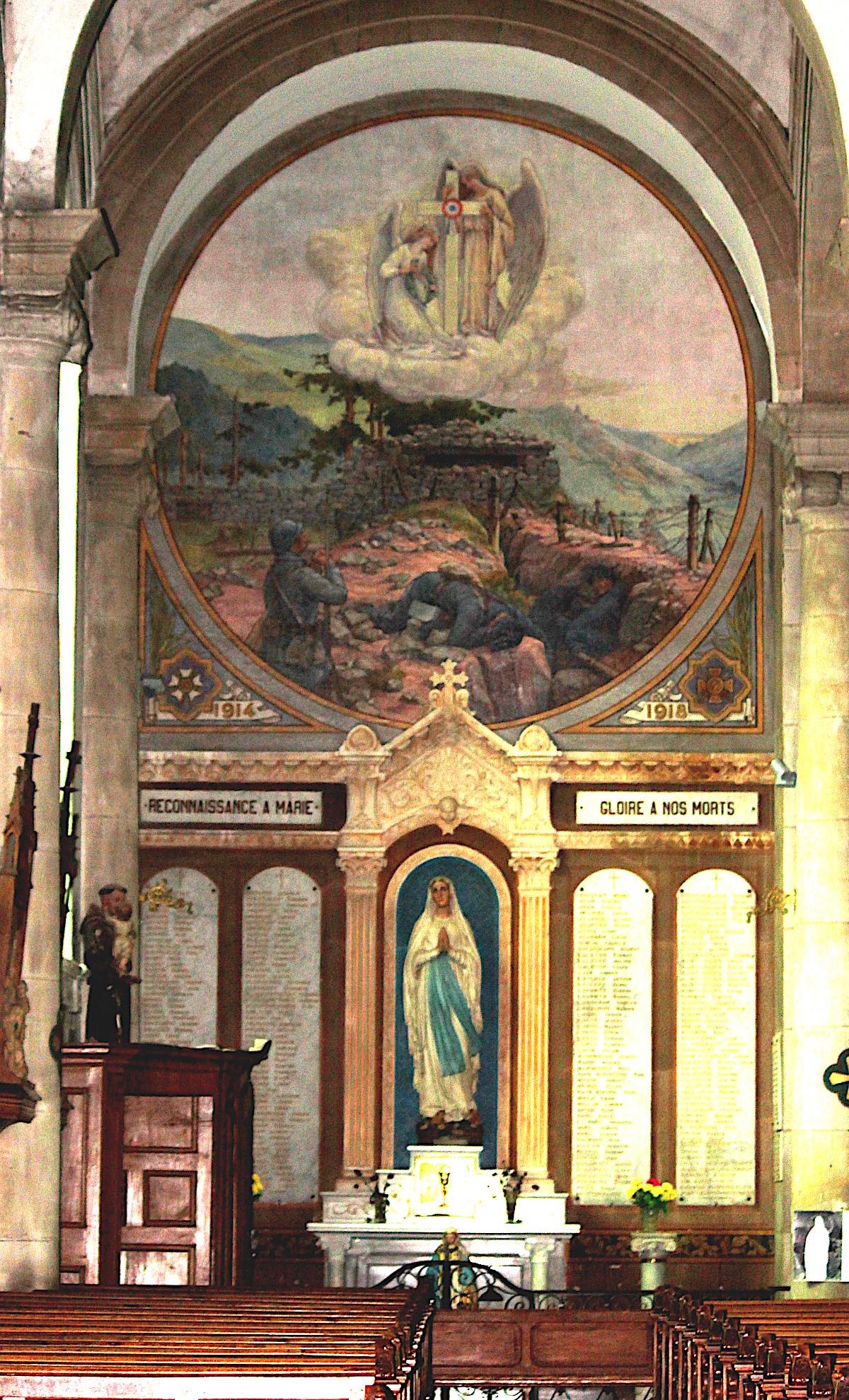 2014 - Fond du collat��ral sud, l'autel de la Reconnaissance �� la Vierge et sa grande toile maroufl��e (restauration de l'ensemble financ��e par La��Costelle en 2014).