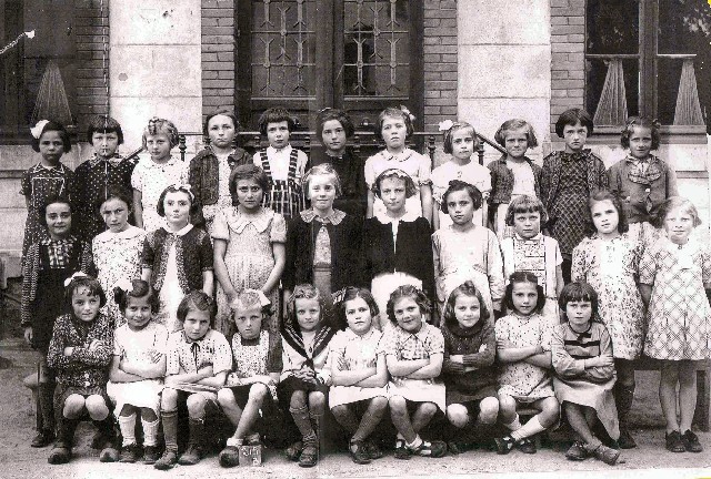 Classe Primaire filles CE1 1943-44