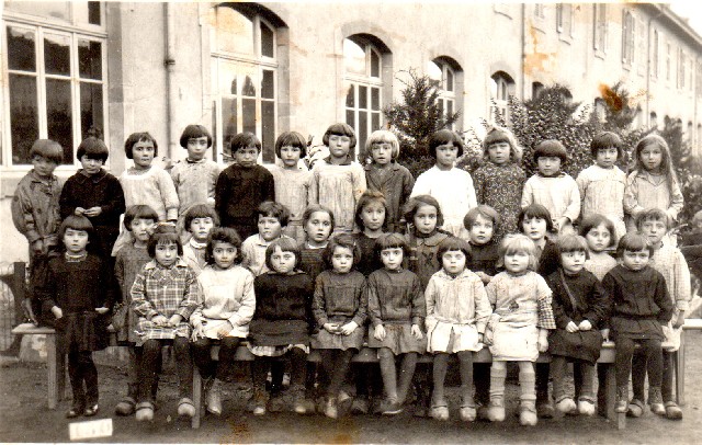Classe Primaire Filles CM2 1932-33