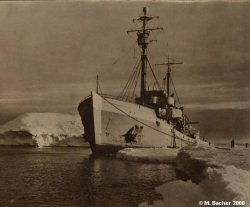 Le navire polaire « Commandant Charcot », ancien mouilleur de filets anti-mines de la marine américaine.