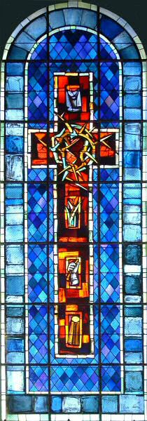 Croix, couronne d'��pines et instruments de la passion��: roseau, mains, colonne
