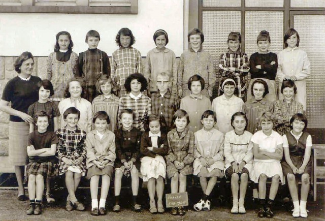 Classe Primaire filles 1965-66