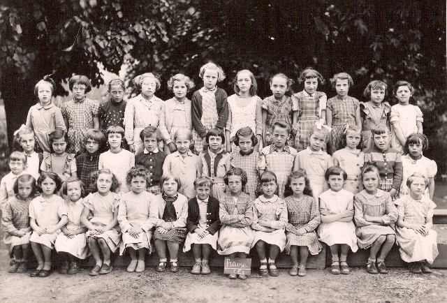 Classe Primaire filles CE1 1962-63